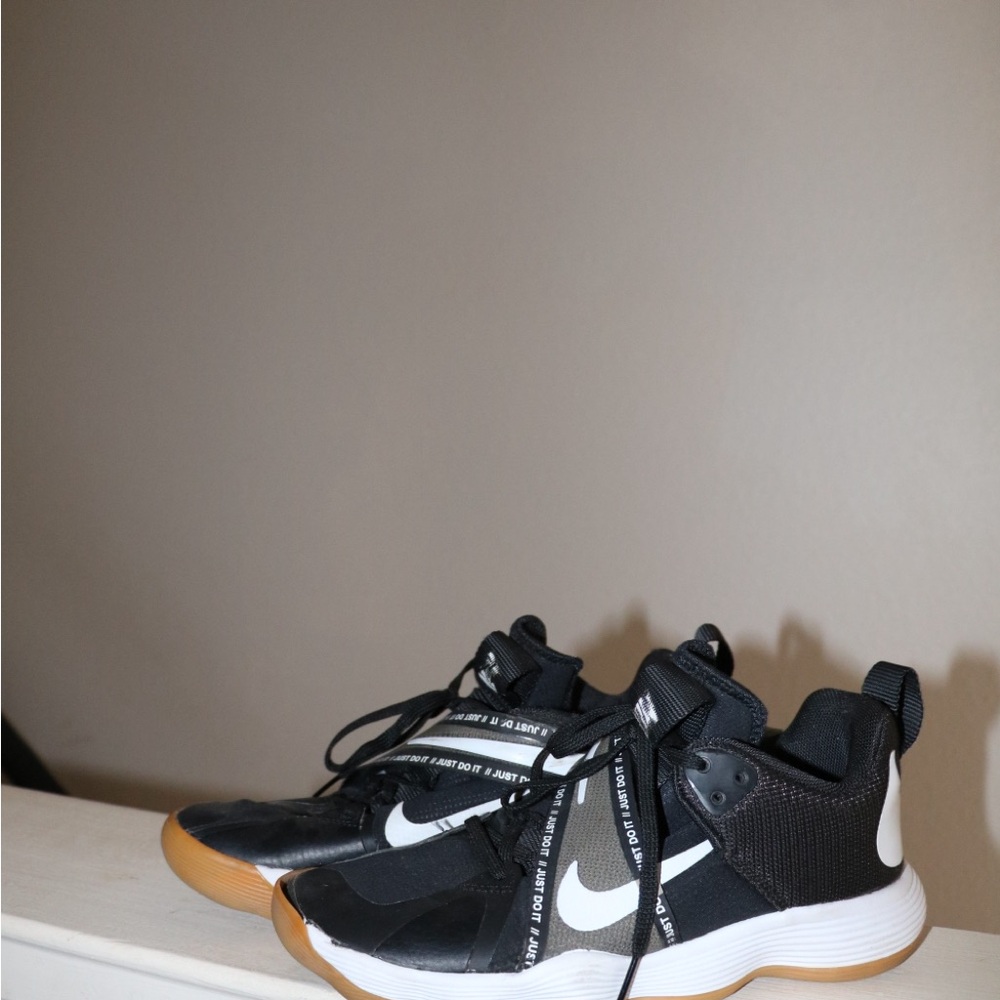 Nike black and grey volleyball trainers